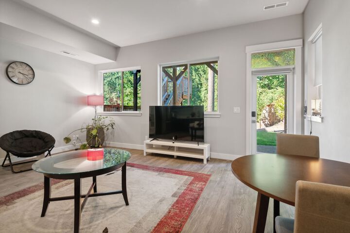 Cozy 1br Retreat in Sammamish 1 Bedroom Apts