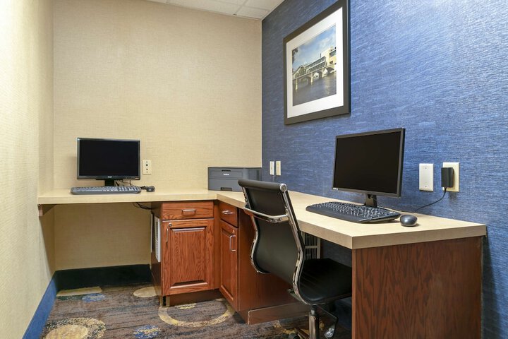 Business Center 44 of 44