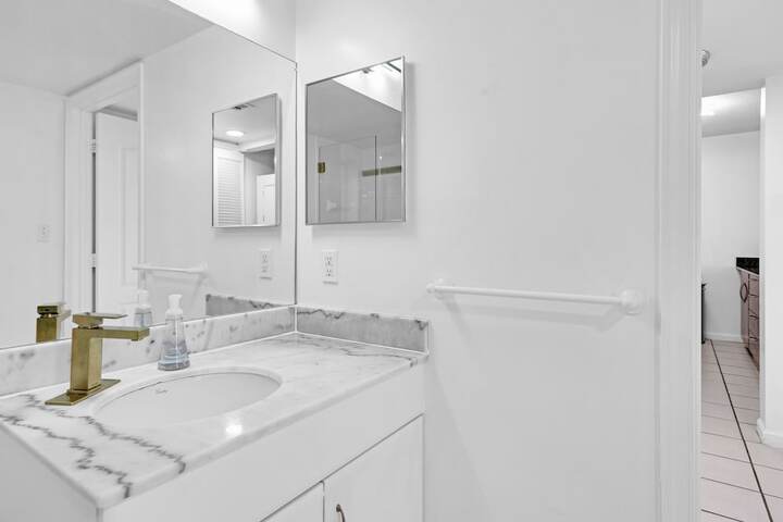 Room 73 of 265