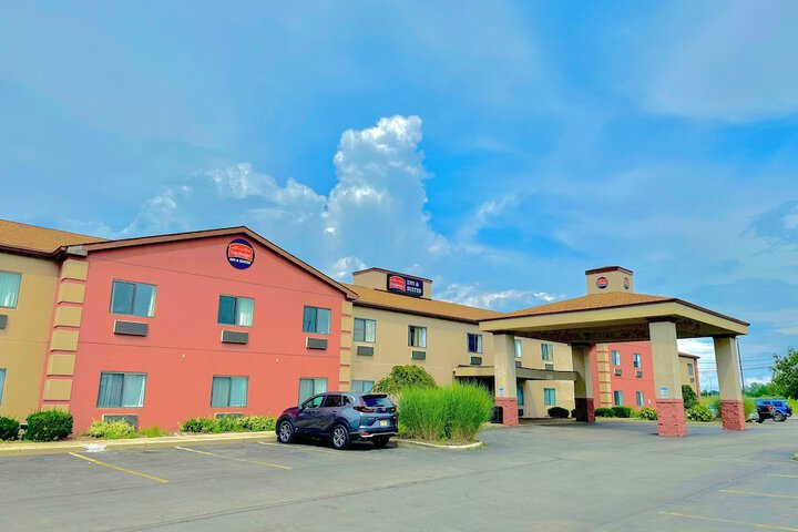 FairBridge Inn & Suites Batavia - Darien Amusement Park