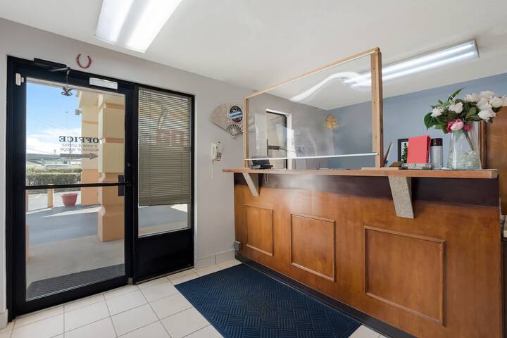 Hotel Interior 15 of 38