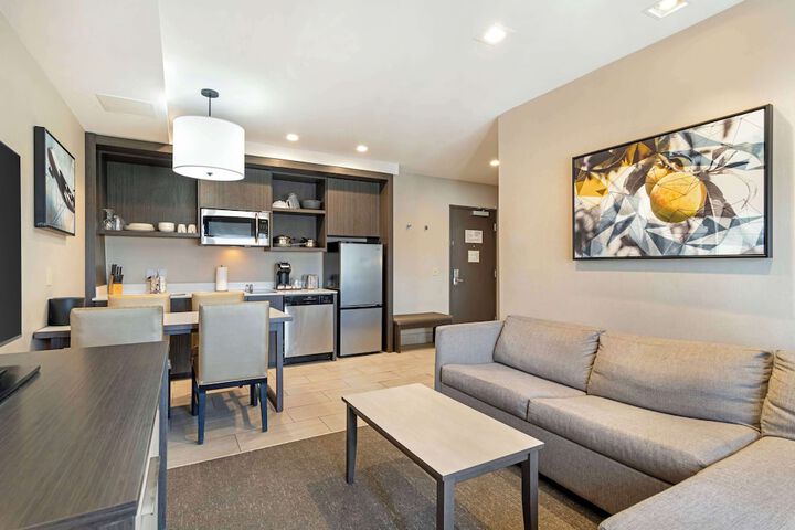 Best Western Plus Executive Residency Rigbys Water World Hotel
