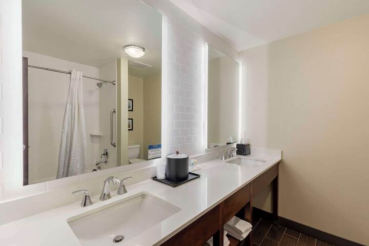 Room 40 of 52