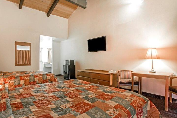 Room 25 of 42