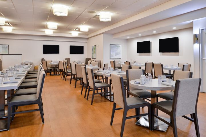 Holiday Inn Hotel & Suites Rochester - Marketplace by IHG