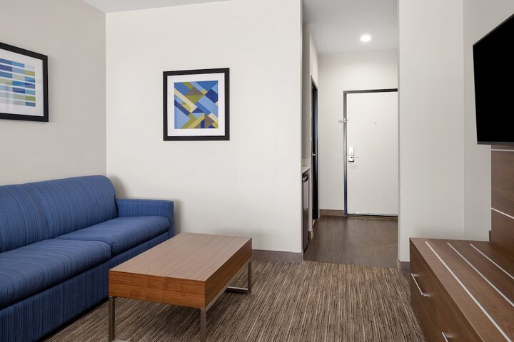Room 18 of 35