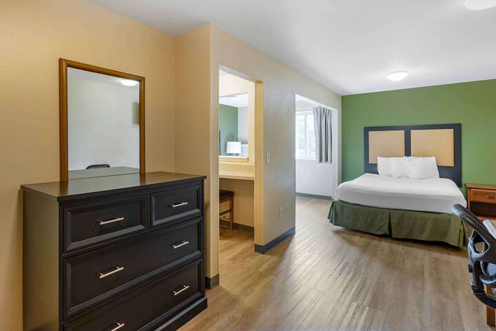 Room 16 of 23