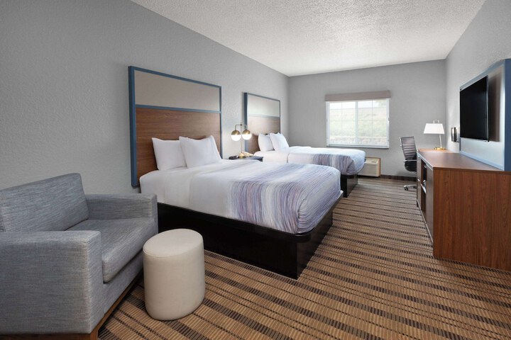 AmericInn by Wyndham Grinnell