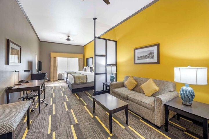 Best Western Plus Emerald Inn & Suites
