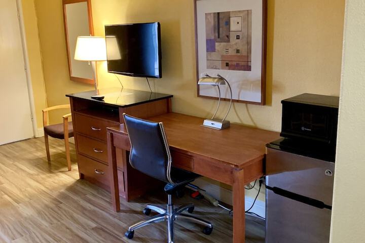 Room 8 of 26
