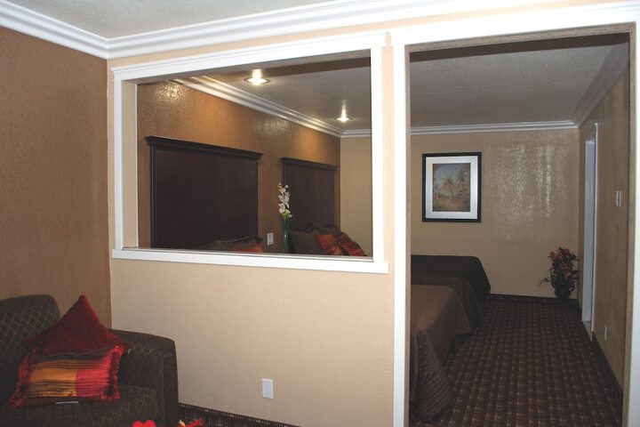 Room 15 of 26