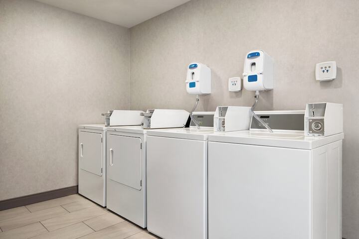 Holiday Inn Express Syracuse Airport by IHG