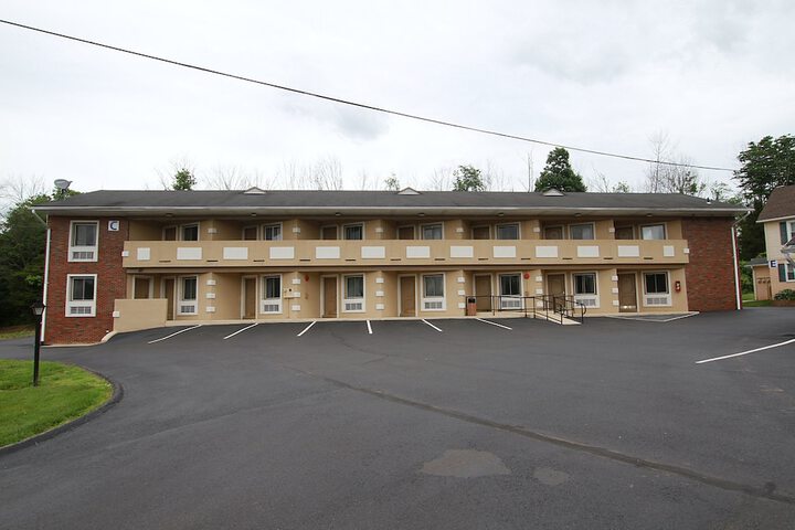 Hotel 4 of 63