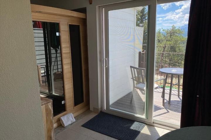 Pikes Peak Paradise Bed and Breakfast