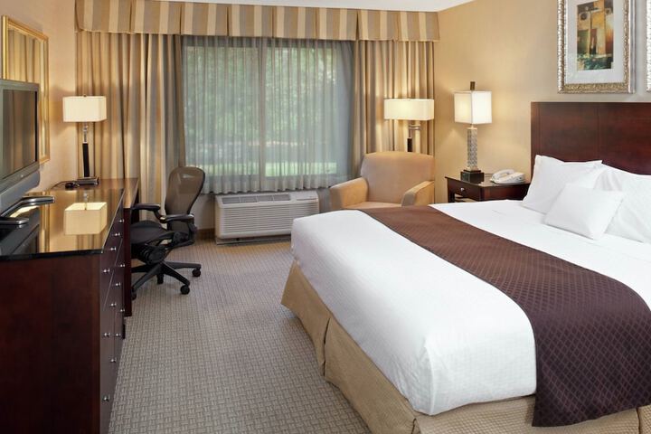 Room 6 of 22