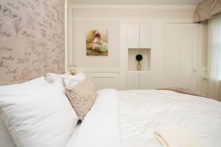 Room 84 of 102