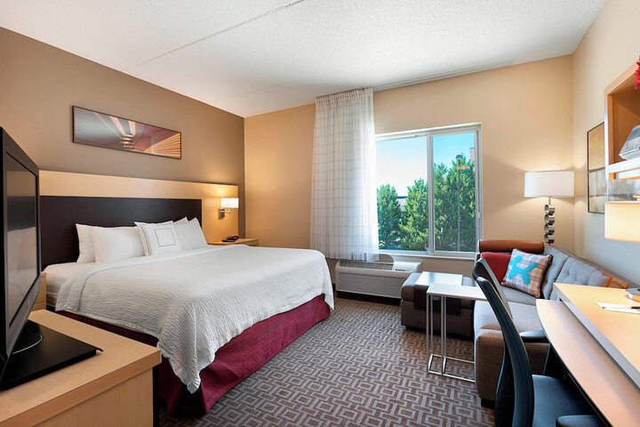 Room 12 of 23