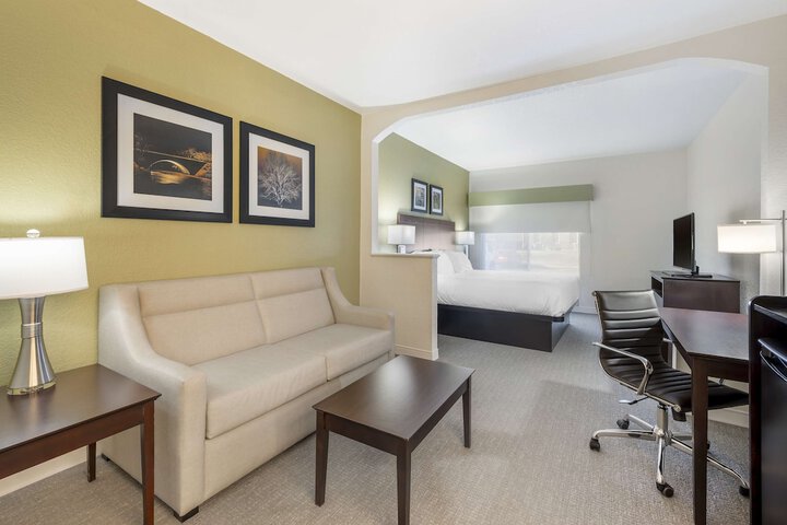 Room 22 of 42