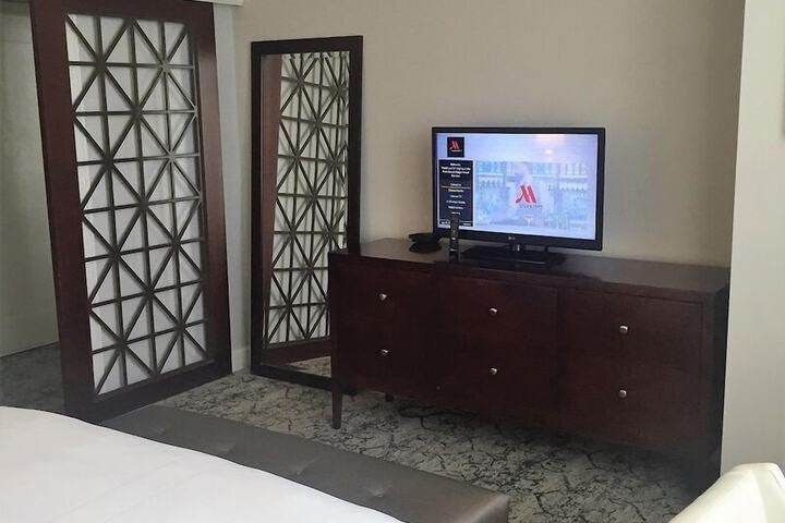 Room 53 of 110