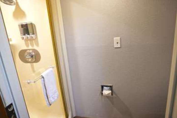 Room 101 of 124