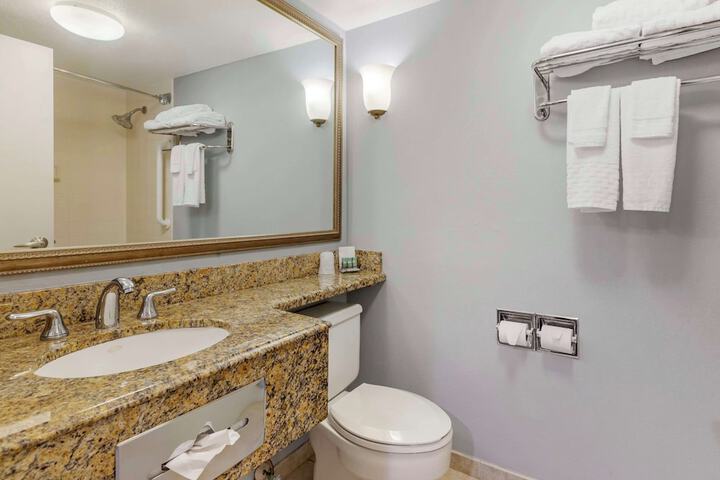Best Western Hartford Hotel & Suites