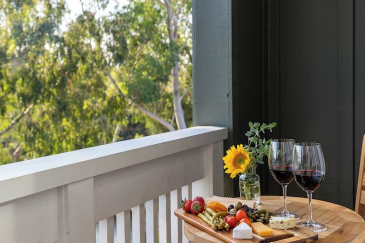 River Terrace Inn