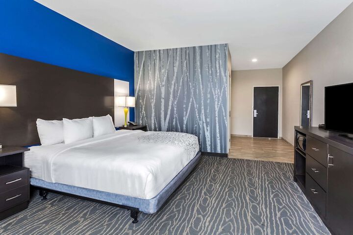 La Quinta Inn & Suites by Wyndham Odessa N. - Sienna Tower