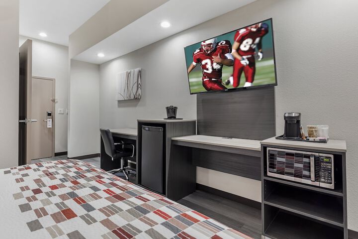 Room 16 of 30