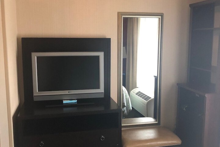 Room 8 of 30