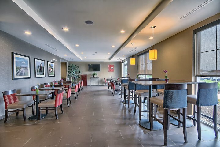 Comfort Suites Marietta - Parkersburg