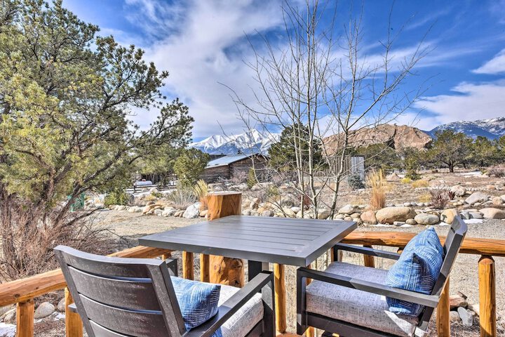 Riverfront Retreat w / Hot Tub: Fish & Hike!