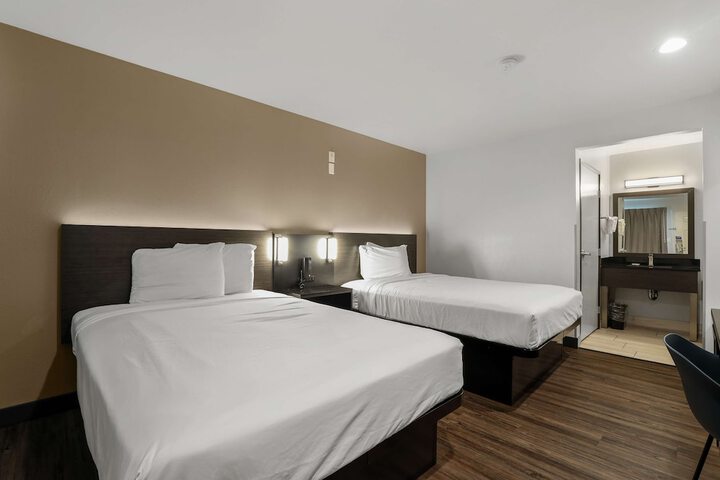 Room 15 of 23
