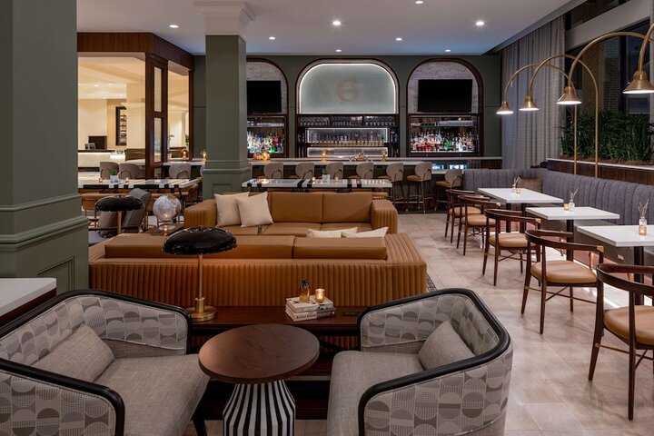 Lounge 66 of 77