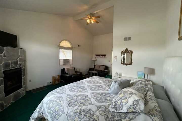 Room 4 of 26