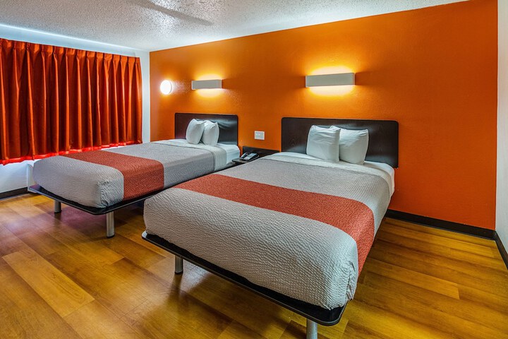 Motel 6 Waxahachie TX