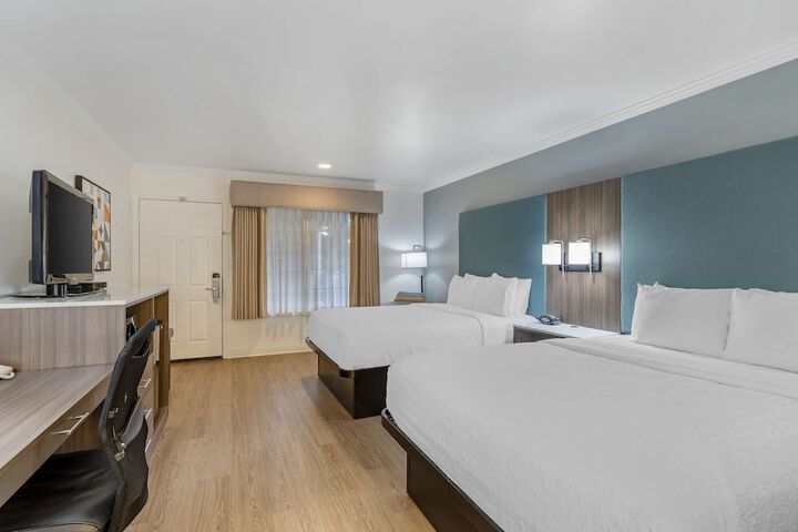 Room 14 of 36