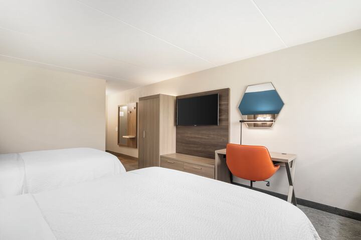 Room 16 of 43