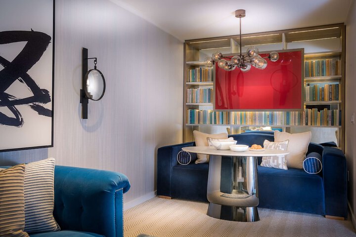 Room 46 of 103