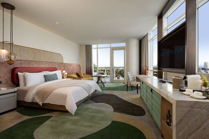 Room 32 of 47