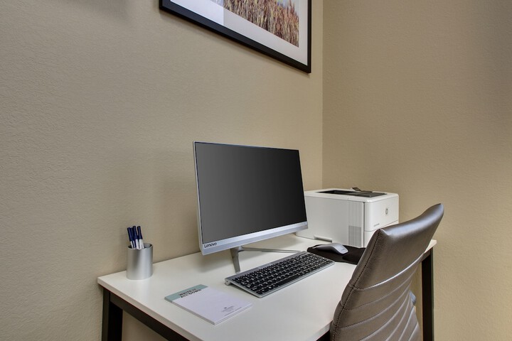 Business Center 39 of 40