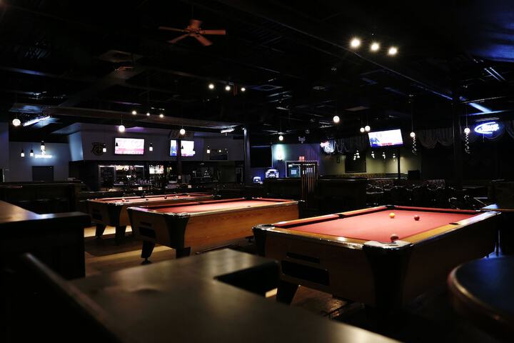 Lounge 63 of 71