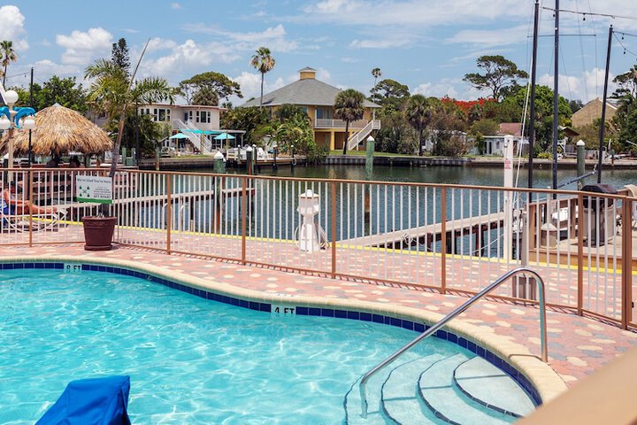 Bay Palms Waterfront Resort - Hotel and Marina