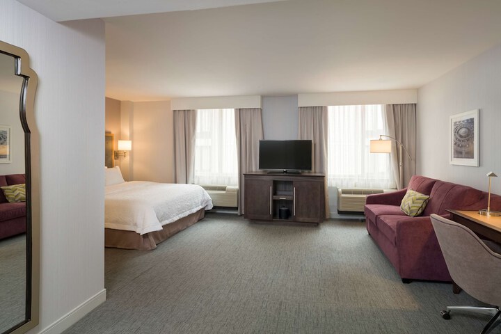Room 14 of 42