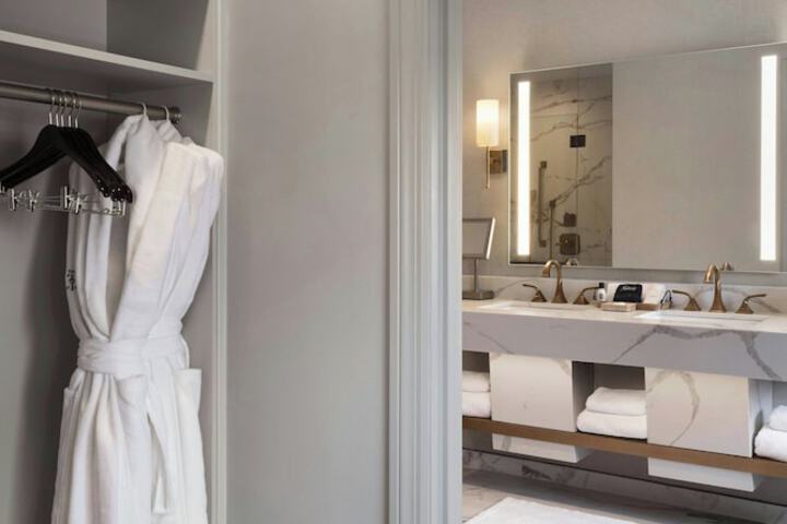 The Lytle Park Hotel Autograph Collection