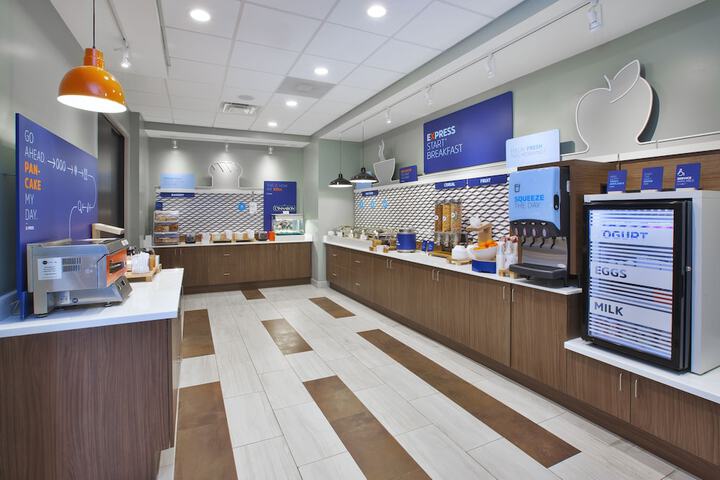 Holiday Inn Express Auburn Hills South by IHG