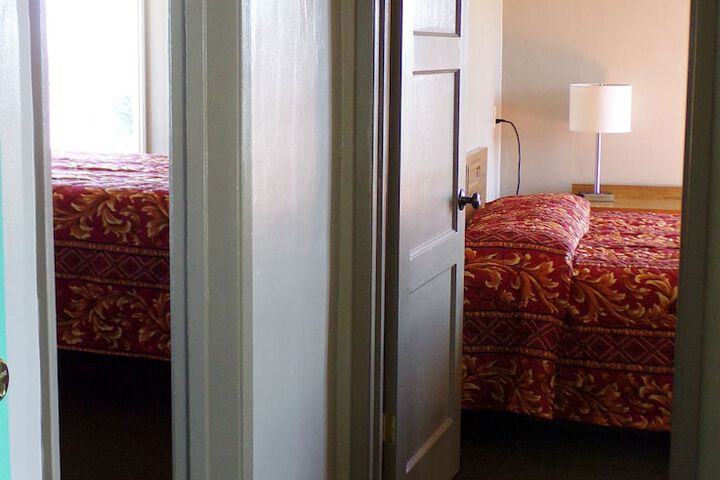 Room 68 of 90
