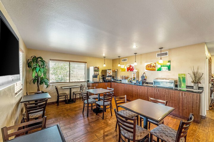 Quality Inn Three Rivers