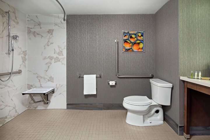 Room 16 of 33