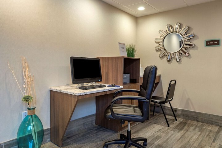 Business Center 29 of 29