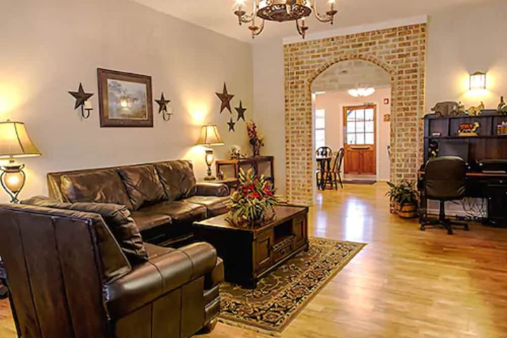 The Stagecoach Inn of Woodville